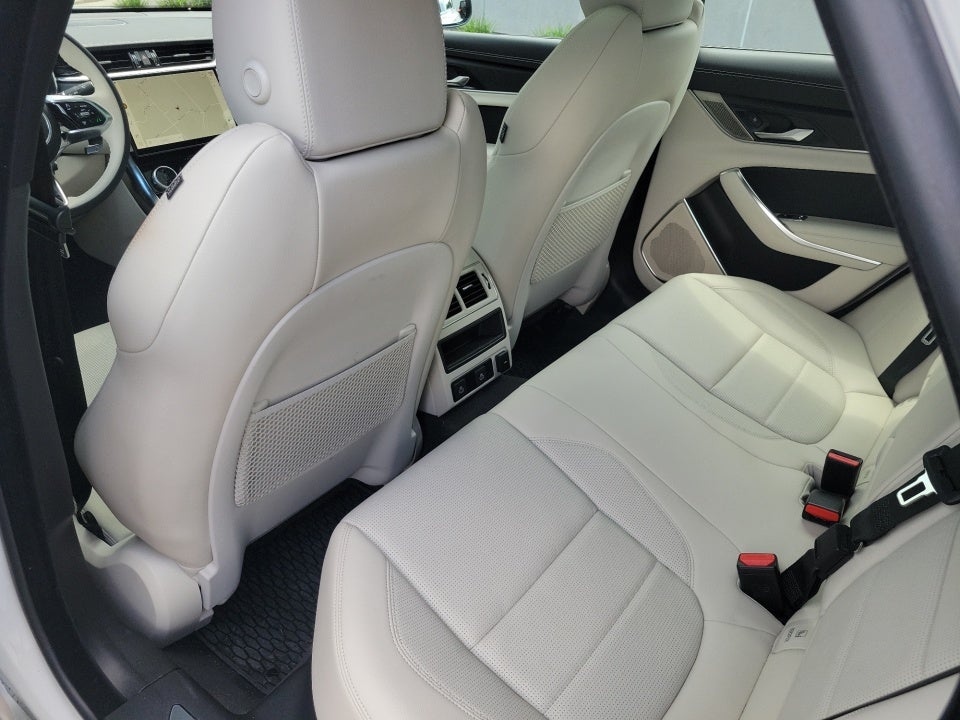 2024 Jaguar XF R-Dynamic SE