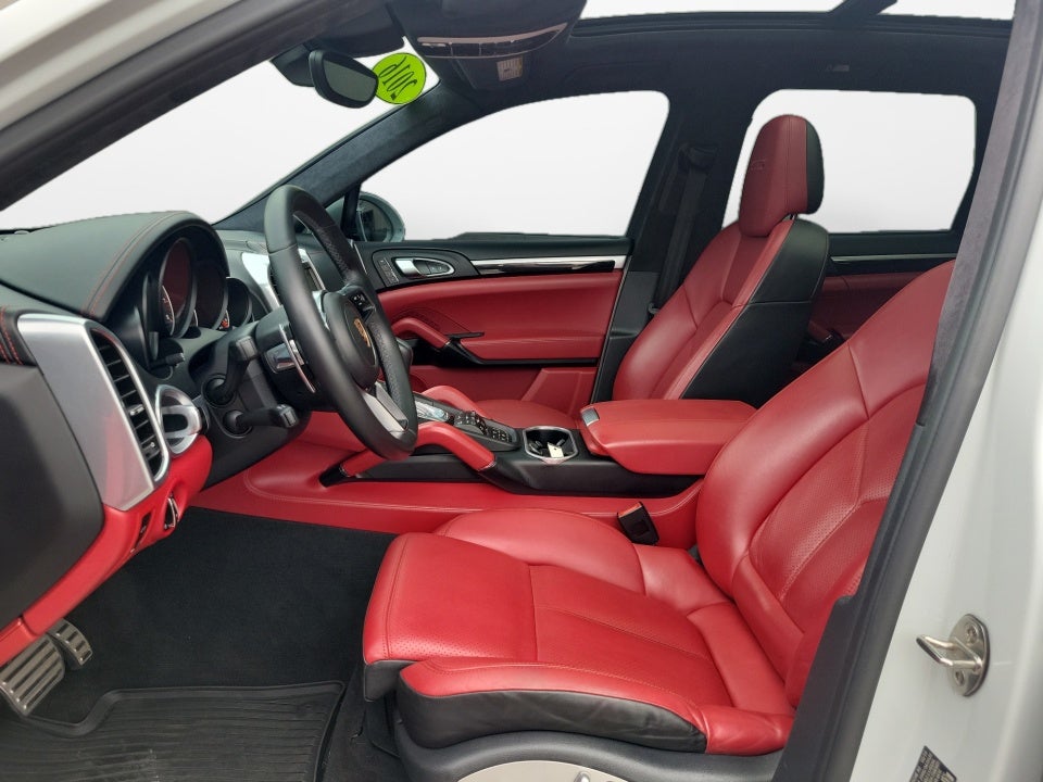 2016 Porsche Cayenne GTS