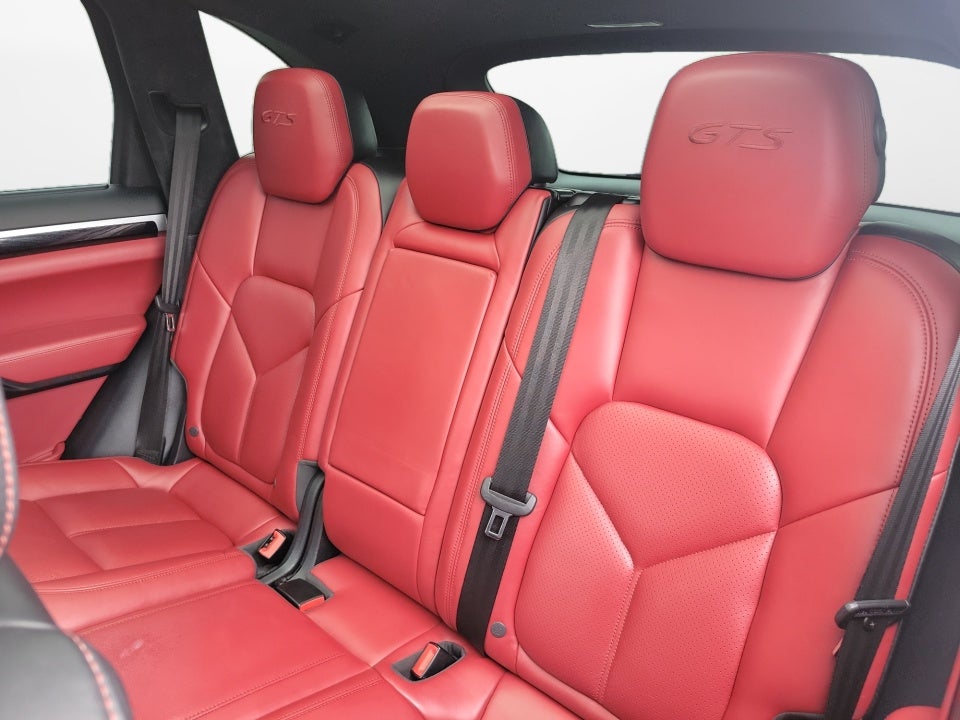 2016 Porsche Cayenne GTS