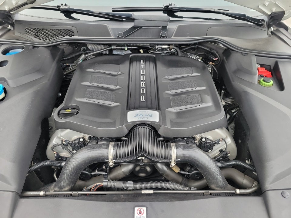 2016 Porsche Cayenne GTS
