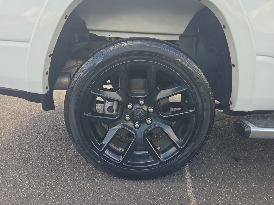 2022 RAM 1500 Laramie Crew Cab 4x4 5'7" Box