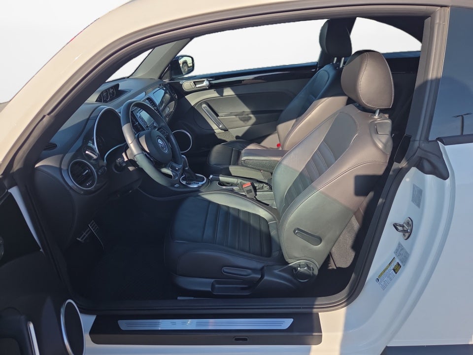 2012 Volkswagen Beetle 2.0T Turbo w/Sound/Nav PZEV