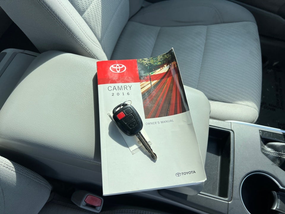 2016 Toyota Camry LE