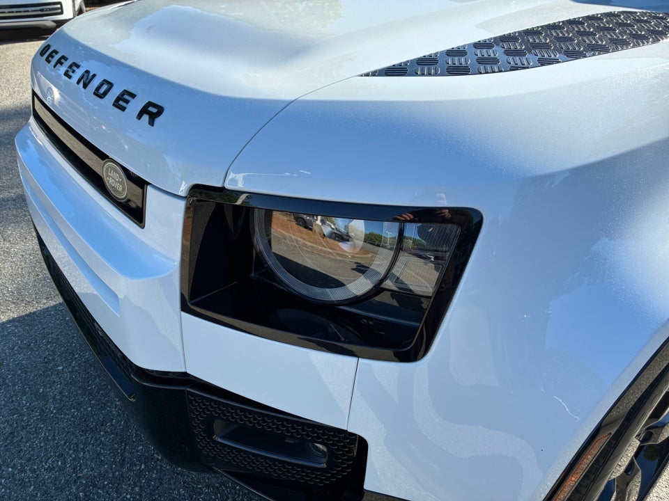 2023 Land Rover Defender 110 X-Dynamic SE