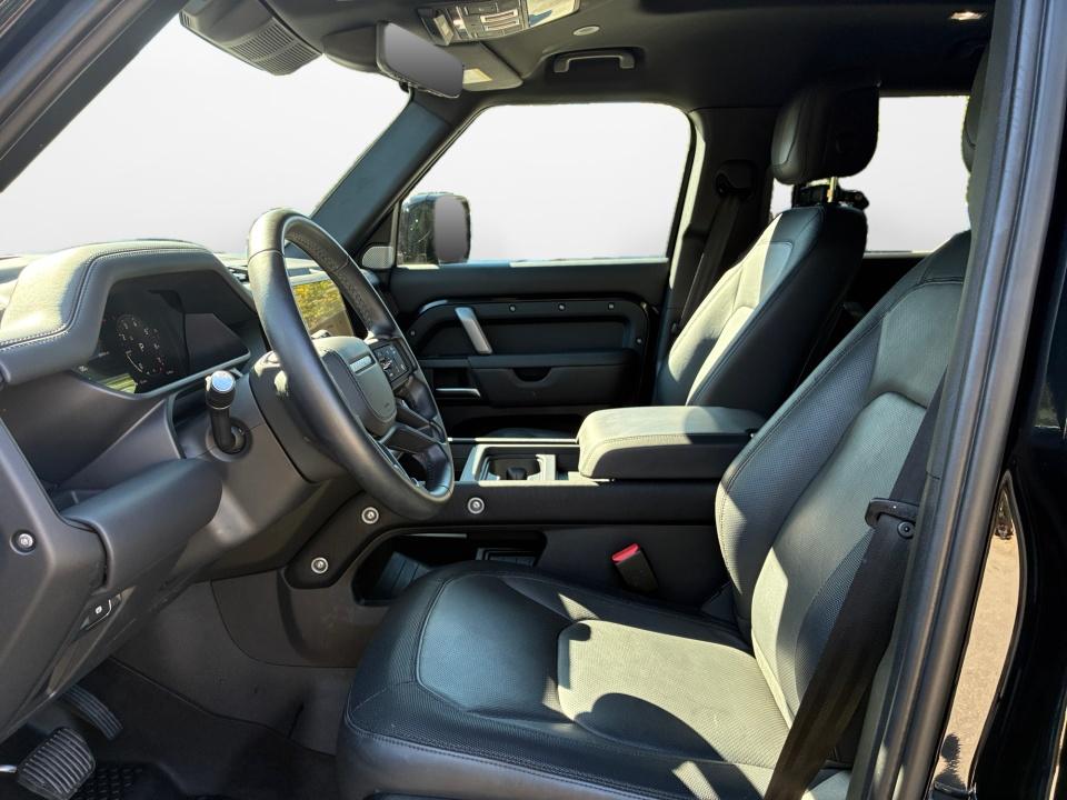 2024 Land Rover Defender Outbound