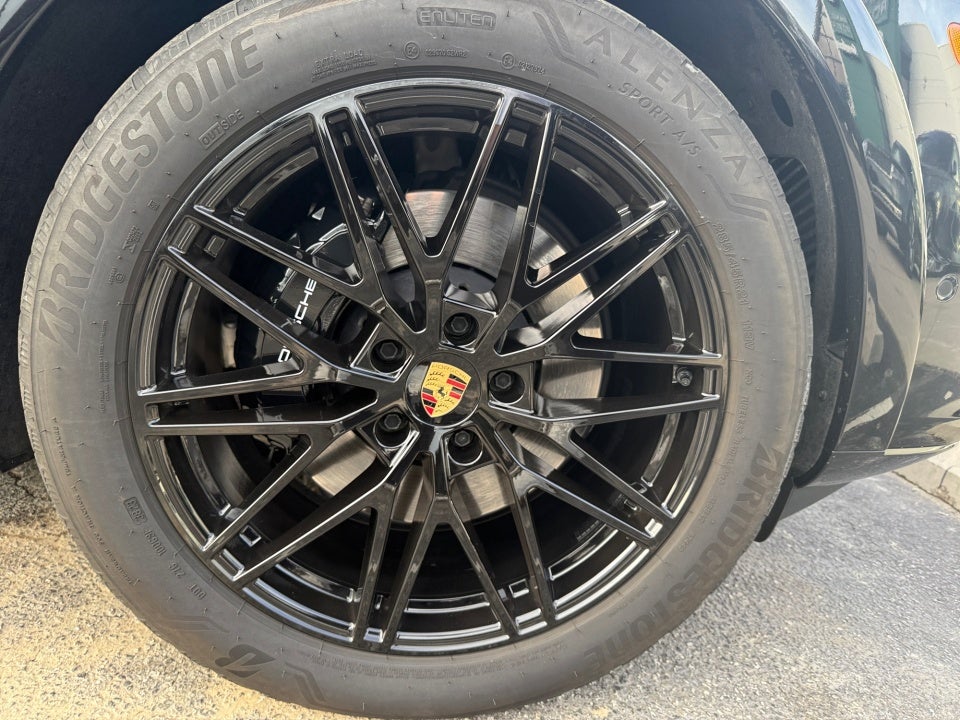 2024 Porsche Cayenne Coupe Base