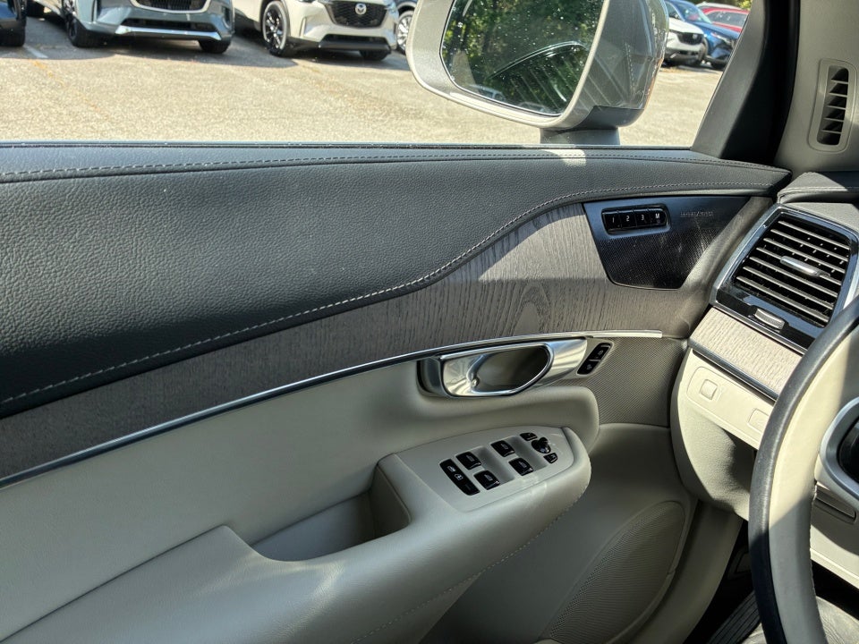 2022 Volvo XC90 T6 Inscription 7 Passenger