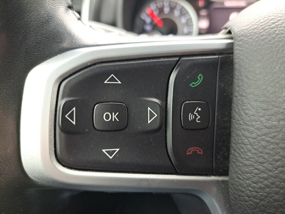 2020 RAM 1500 Big Horn Crew Cab 4x4 5'7" Box