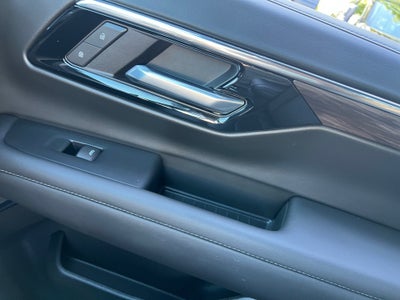 2025 Chevrolet Suburban 2WD LT