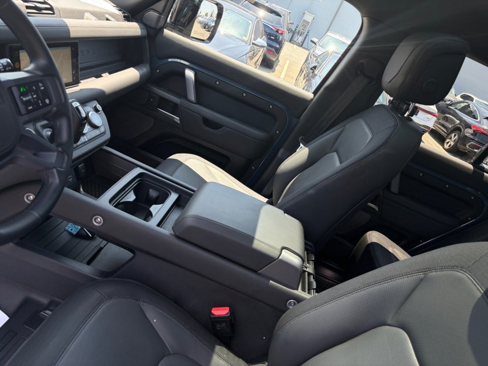 2024 Land Rover Defender X-Dynamic SE