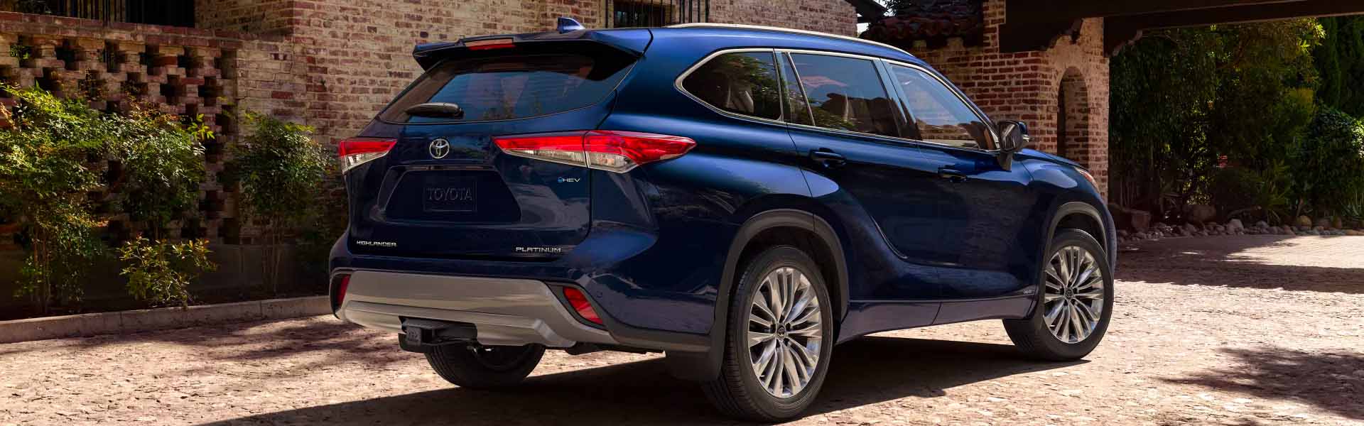 Blue Toyota Highlander